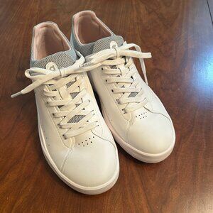 NWT QC Roger Advantage Shoe